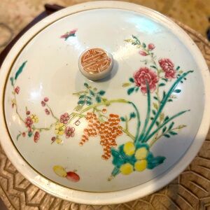 Famille Rose Soup Tureen w/Cover 19thCentury